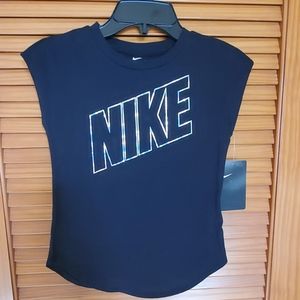 Nike girls tee